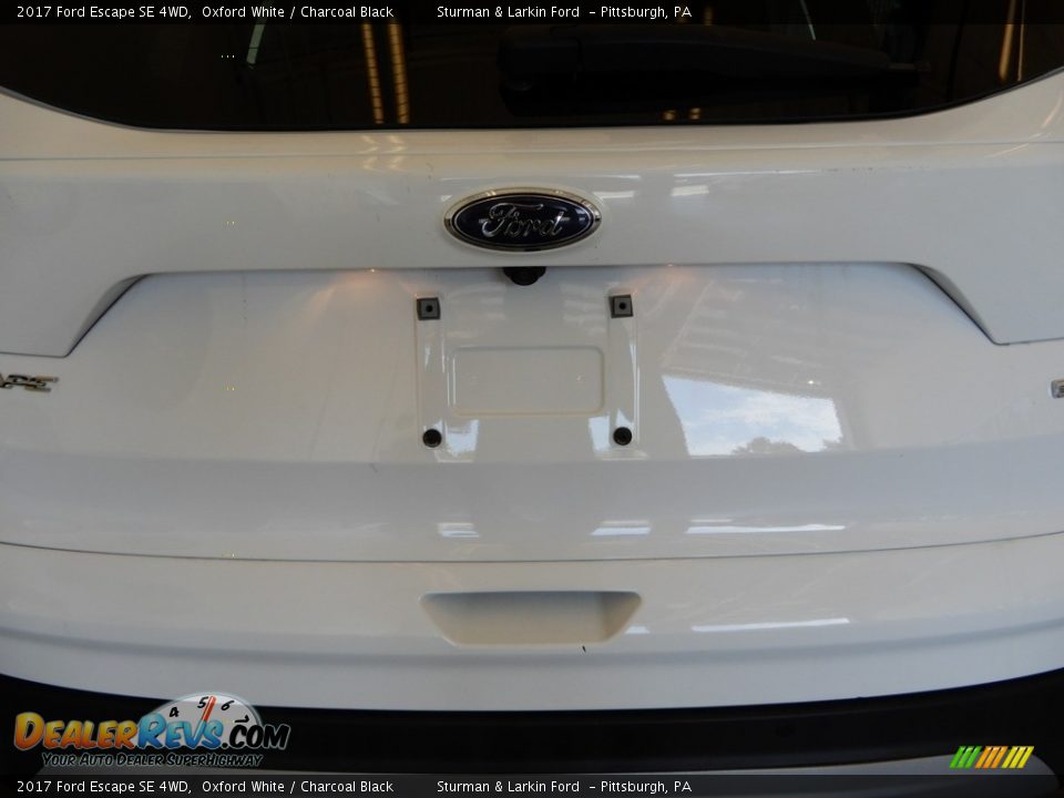 2017 Ford Escape SE 4WD Oxford White / Charcoal Black Photo #7