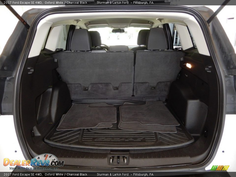 2017 Ford Escape SE 4WD Oxford White / Charcoal Black Photo #8