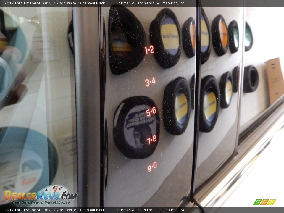 2017 Ford Escape SE 4WD Oxford White / Charcoal Black Photo #15