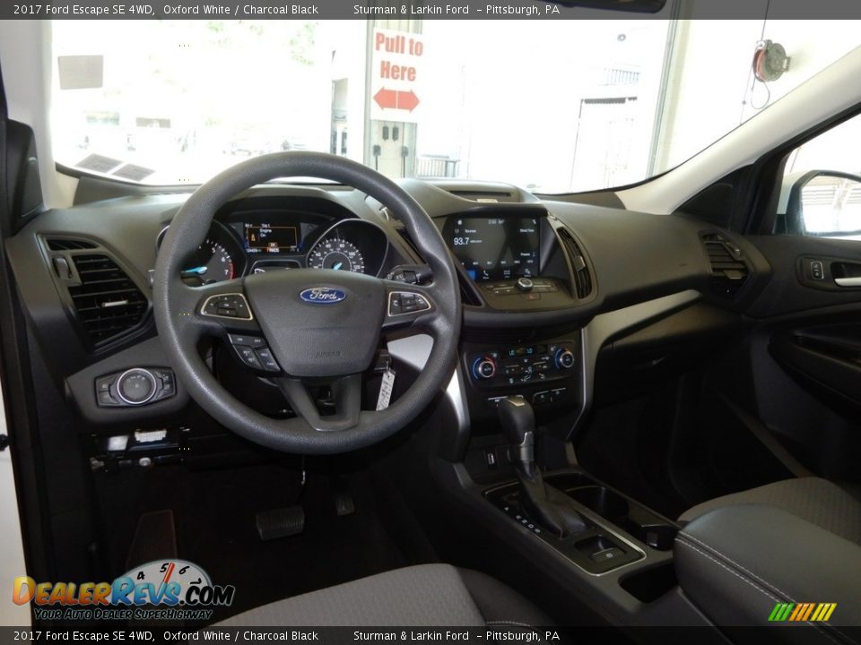 2017 Ford Escape SE 4WD Oxford White / Charcoal Black Photo #18