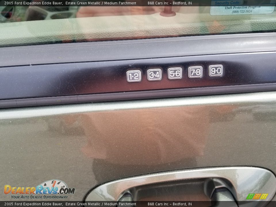 2005 Ford Expedition Eddie Bauer Estate Green Metallic / Medium Parchment Photo #11