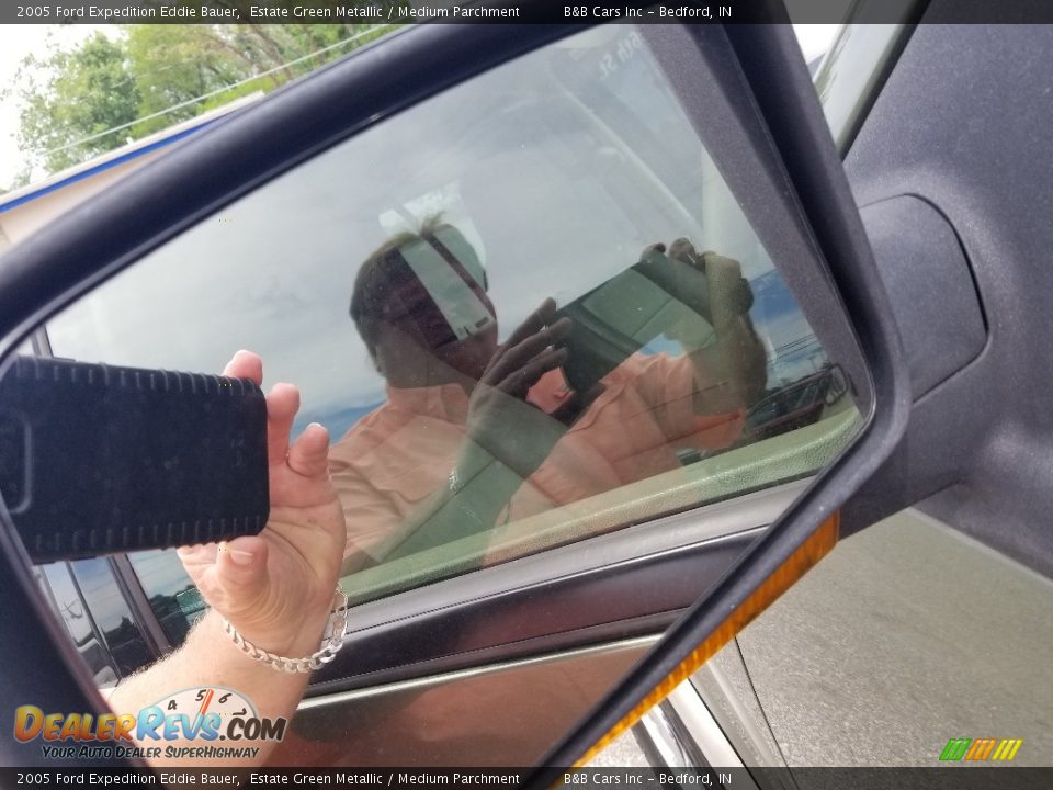 2005 Ford Expedition Eddie Bauer Estate Green Metallic / Medium Parchment Photo #13