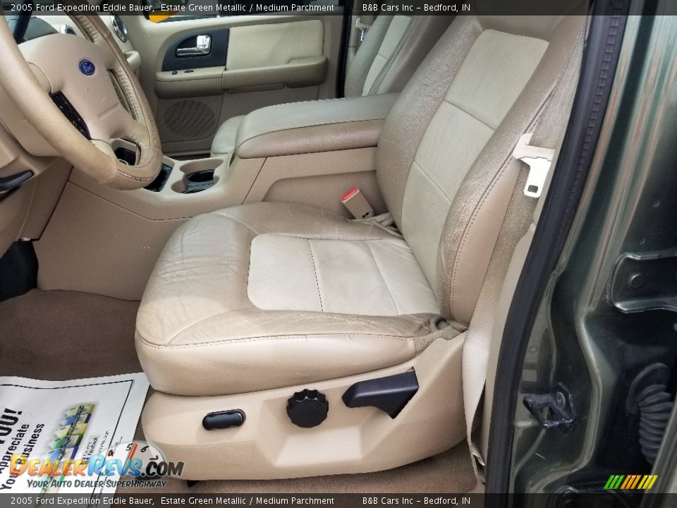2005 Ford Expedition Eddie Bauer Estate Green Metallic / Medium Parchment Photo #16