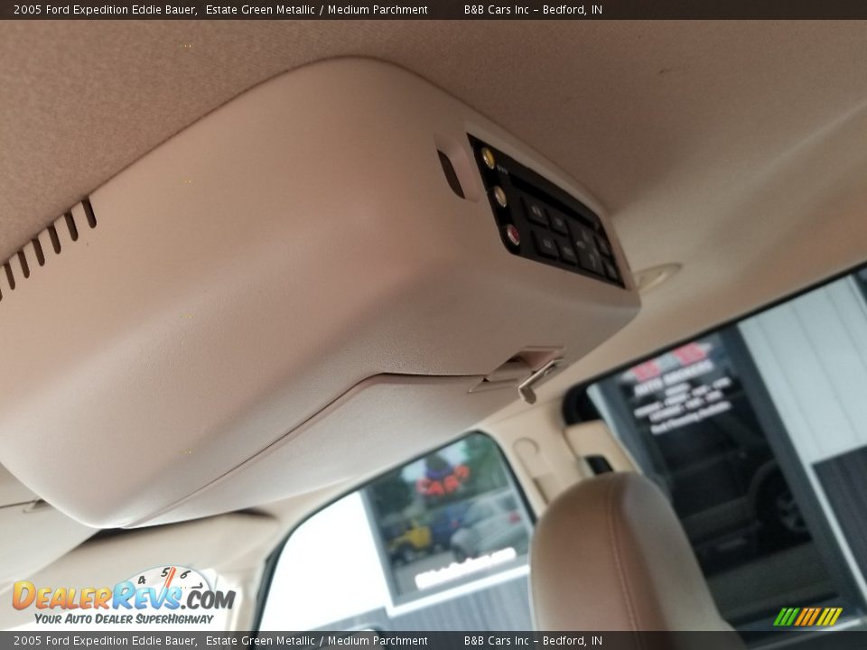 2005 Ford Expedition Eddie Bauer Estate Green Metallic / Medium Parchment Photo #20