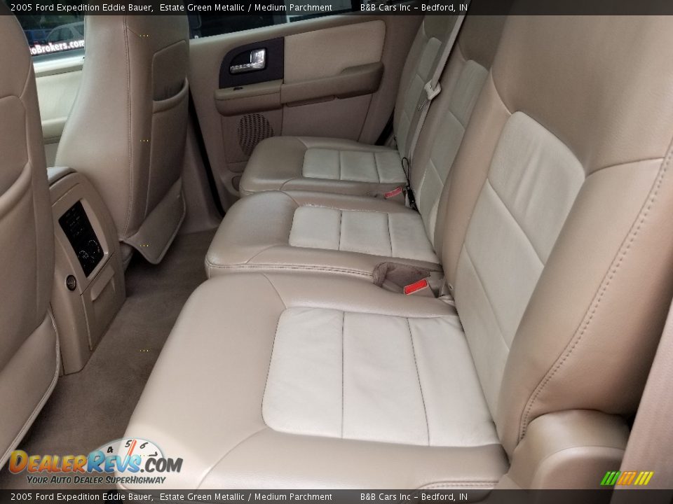 2005 Ford Expedition Eddie Bauer Estate Green Metallic / Medium Parchment Photo #21