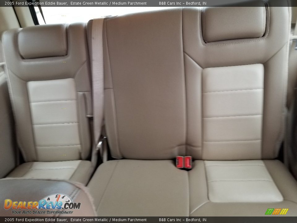 2005 Ford Expedition Eddie Bauer Estate Green Metallic / Medium Parchment Photo #22