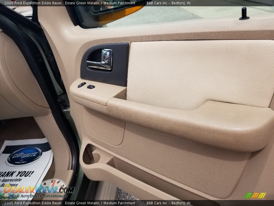 2005 Ford Expedition Eddie Bauer Estate Green Metallic / Medium Parchment Photo #28