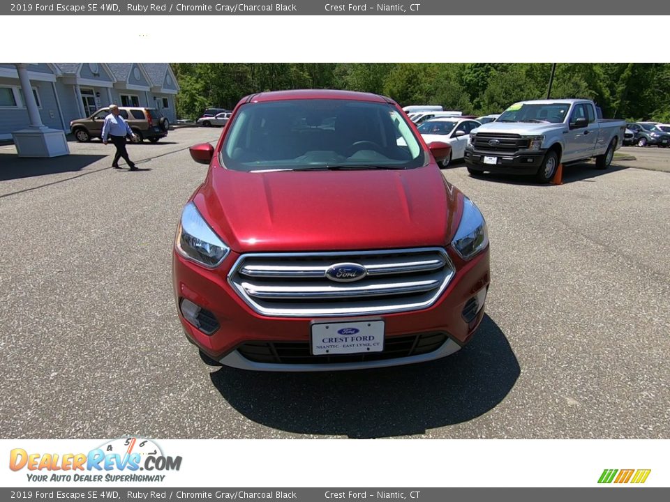 2019 Ford Escape SE 4WD Ruby Red / Chromite Gray/Charcoal Black Photo #2