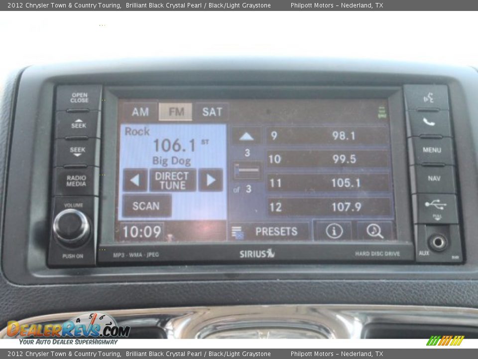 2012 Chrysler Town & Country Touring Brilliant Black Crystal Pearl / Black/Light Graystone Photo #13