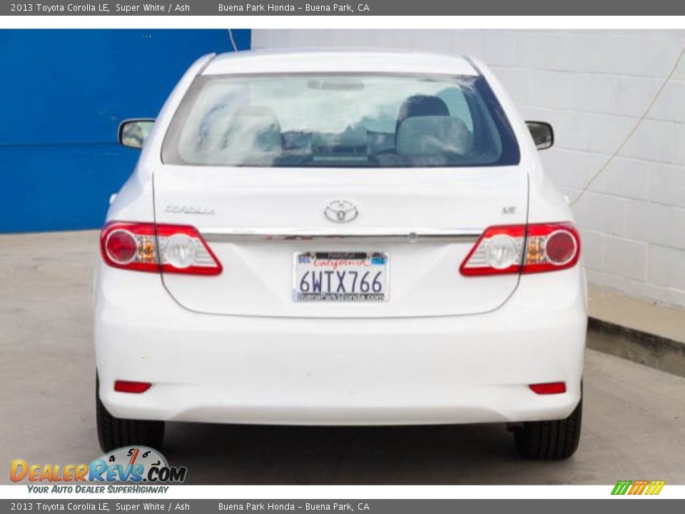 2013 Toyota Corolla LE Super White / Ash Photo #11