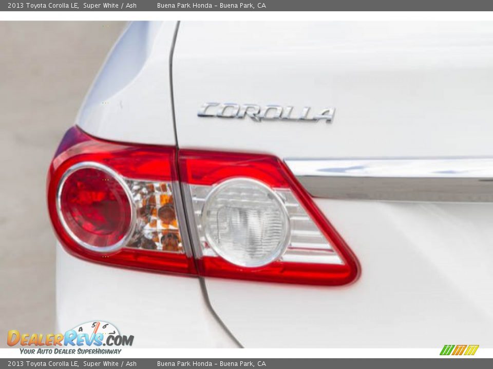 2013 Toyota Corolla LE Super White / Ash Photo #12
