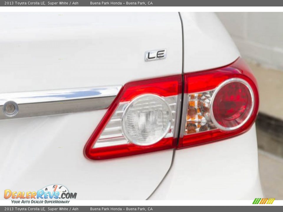 2013 Toyota Corolla LE Super White / Ash Photo #13