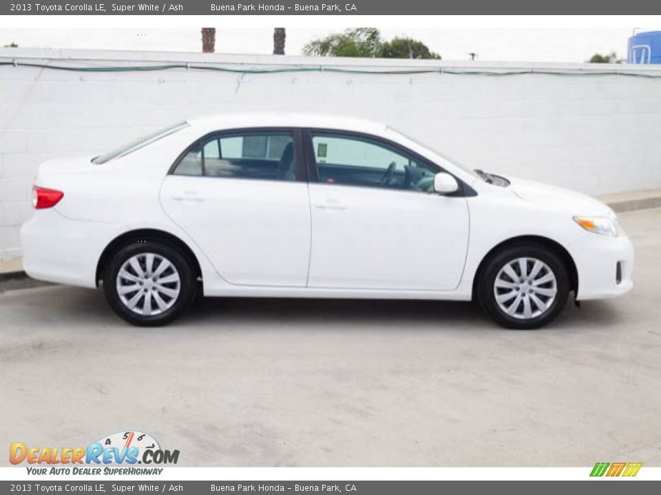 2013 Toyota Corolla LE Super White / Ash Photo #14
