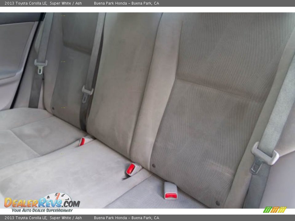 2013 Toyota Corolla LE Super White / Ash Photo #18