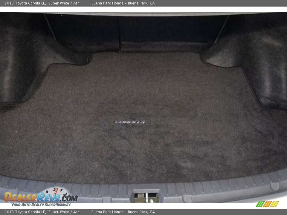 2013 Toyota Corolla LE Super White / Ash Photo #19