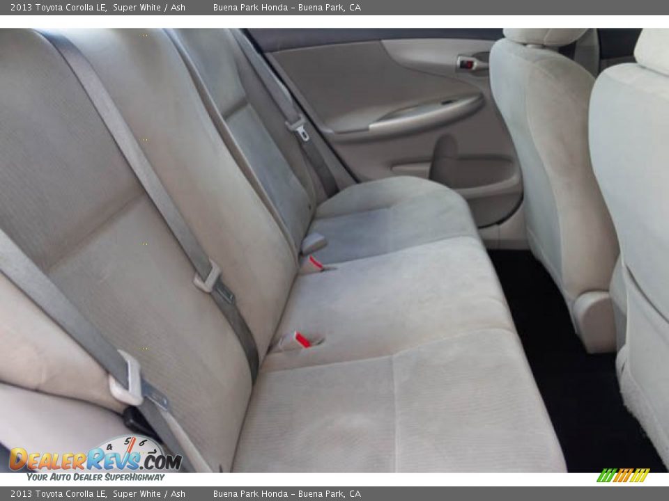 2013 Toyota Corolla LE Super White / Ash Photo #20
