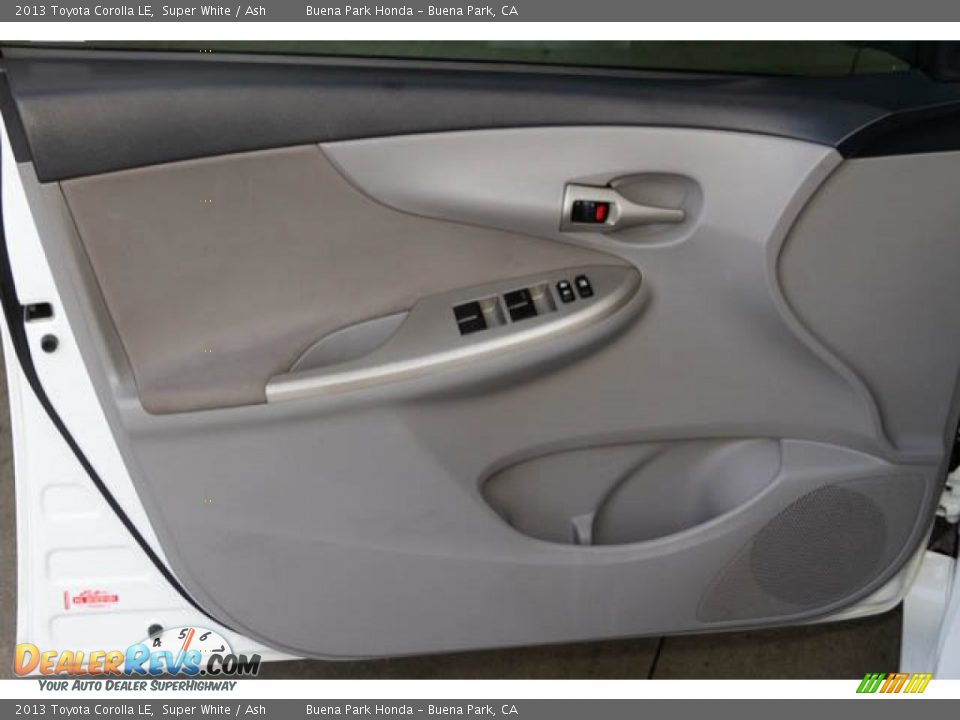2013 Toyota Corolla LE Super White / Ash Photo #27
