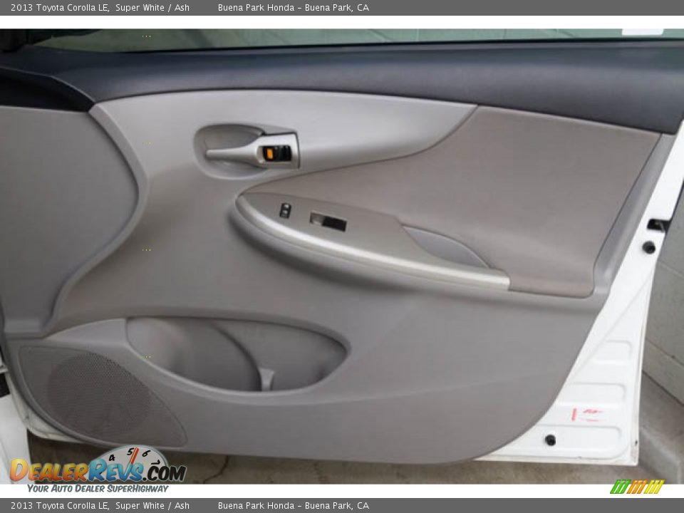 2013 Toyota Corolla LE Super White / Ash Photo #31