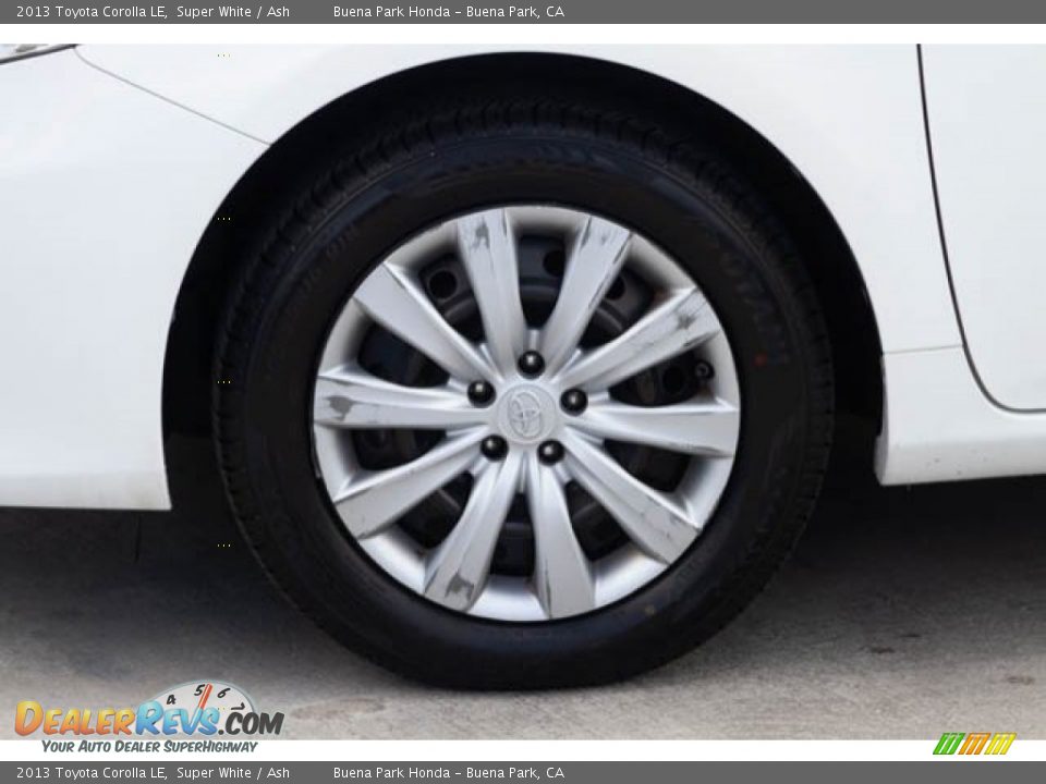 2013 Toyota Corolla LE Super White / Ash Photo #33