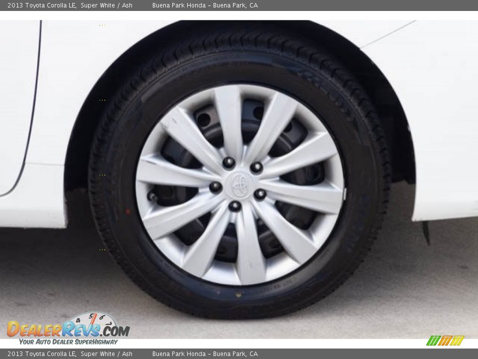 2013 Toyota Corolla LE Super White / Ash Photo #35