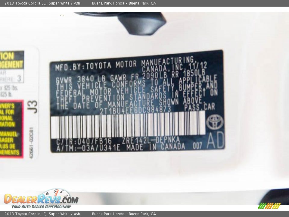 2013 Toyota Corolla LE Super White / Ash Photo #36