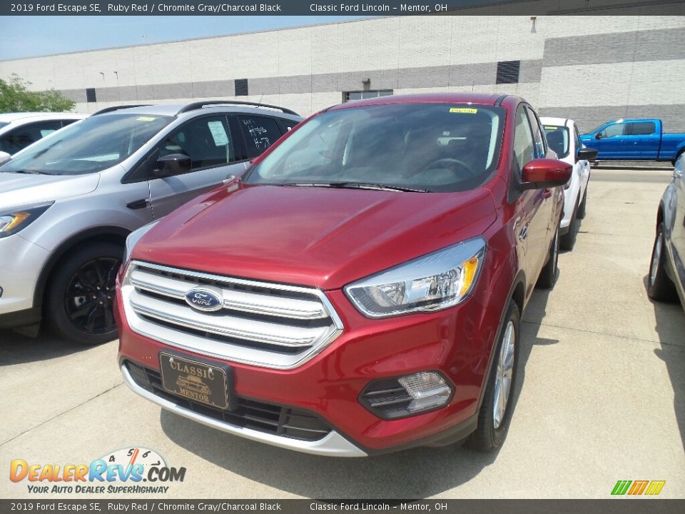 2019 Ford Escape SE Ruby Red / Chromite Gray/Charcoal Black Photo #1