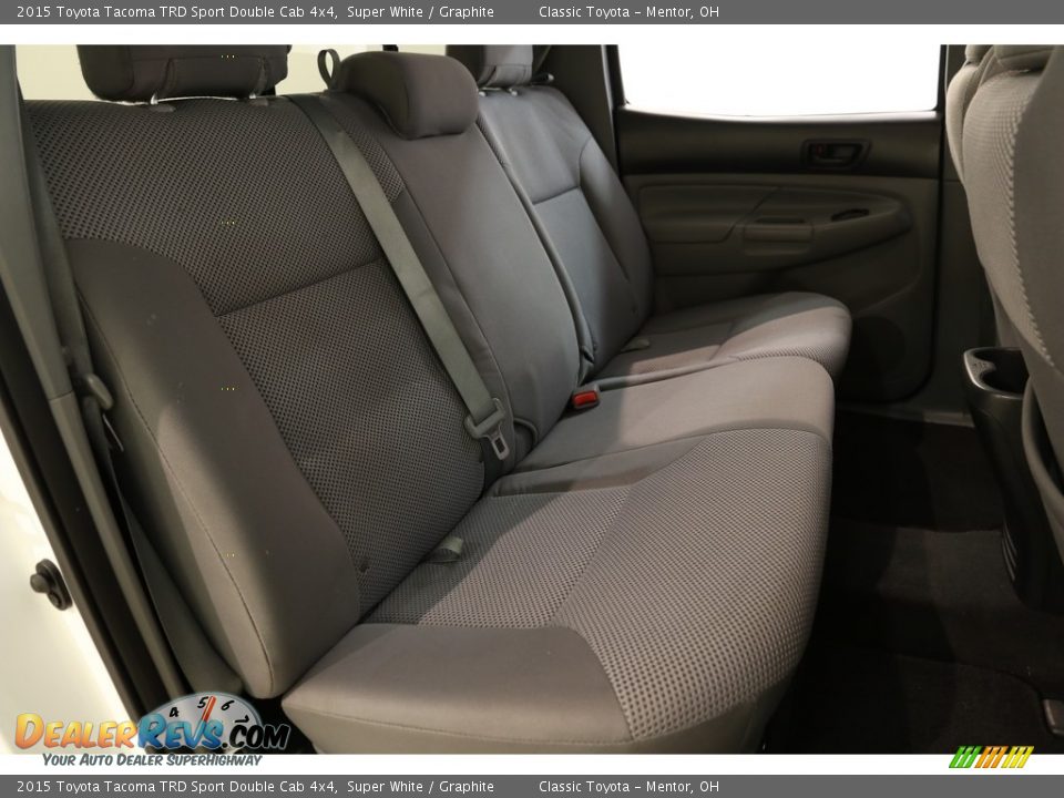 2015 Toyota Tacoma TRD Sport Double Cab 4x4 Super White / Graphite Photo #14
