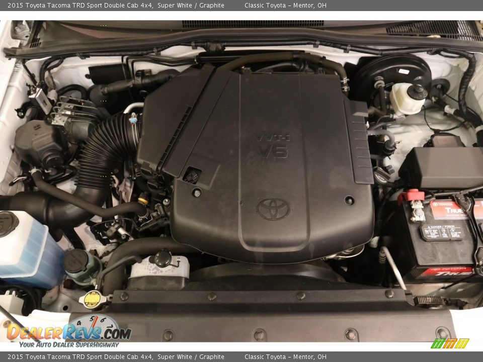 2015 Toyota Tacoma TRD Sport Double Cab 4x4 Super White / Graphite Photo #17