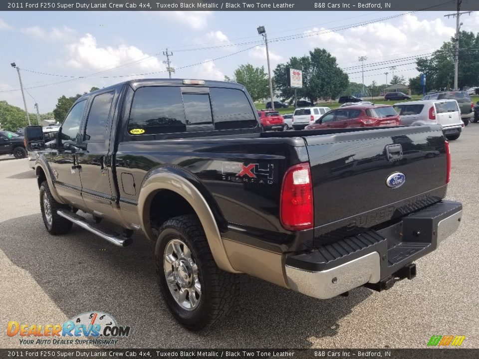 2011 Ford F250 Super Duty Lariat Crew Cab 4x4 Tuxedo Black Metallic / Black Two Tone Leather Photo #7
