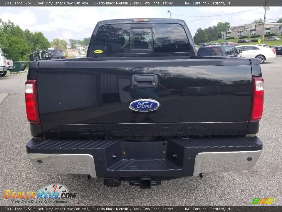2011 Ford F250 Super Duty Lariat Crew Cab 4x4 Tuxedo Black Metallic / Black Two Tone Leather Photo #8