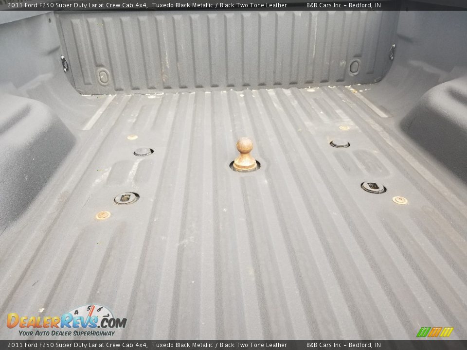 2011 Ford F250 Super Duty Lariat Crew Cab 4x4 Tuxedo Black Metallic / Black Two Tone Leather Photo #9