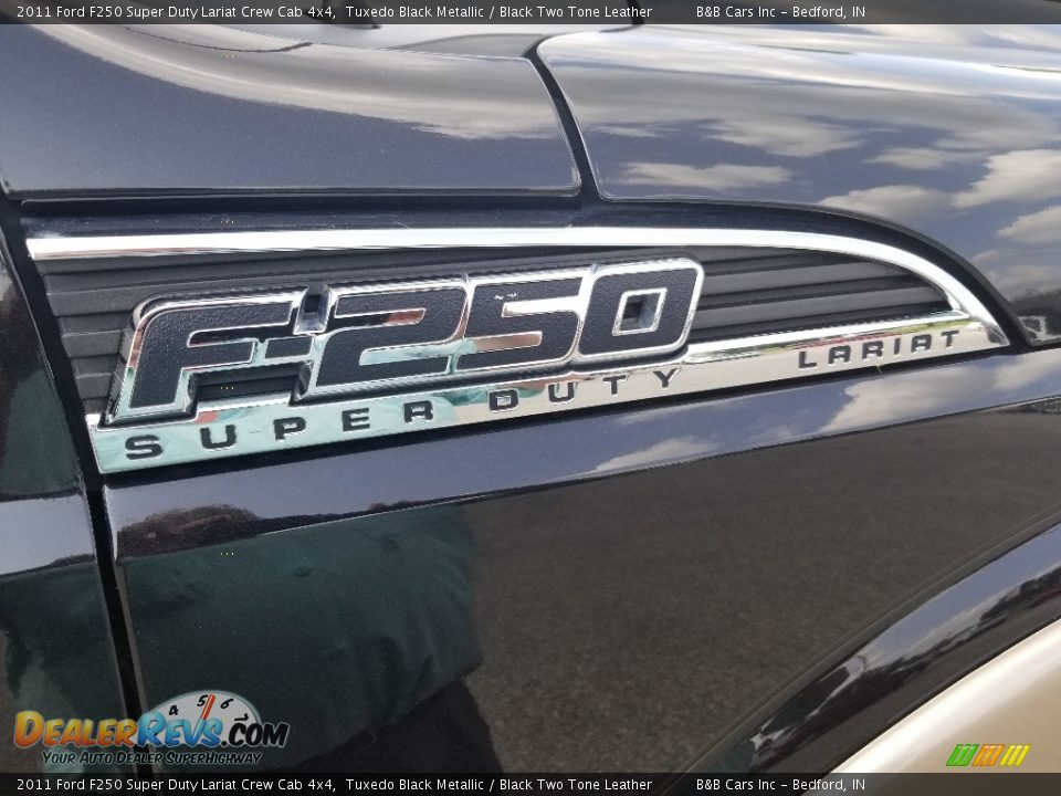 2011 Ford F250 Super Duty Lariat Crew Cab 4x4 Tuxedo Black Metallic / Black Two Tone Leather Photo #13