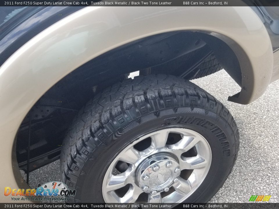 2011 Ford F250 Super Duty Lariat Crew Cab 4x4 Tuxedo Black Metallic / Black Two Tone Leather Photo #15