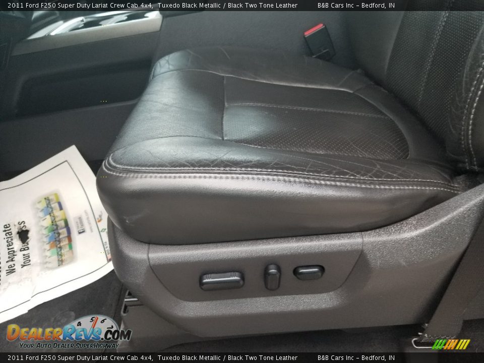 2011 Ford F250 Super Duty Lariat Crew Cab 4x4 Tuxedo Black Metallic / Black Two Tone Leather Photo #22