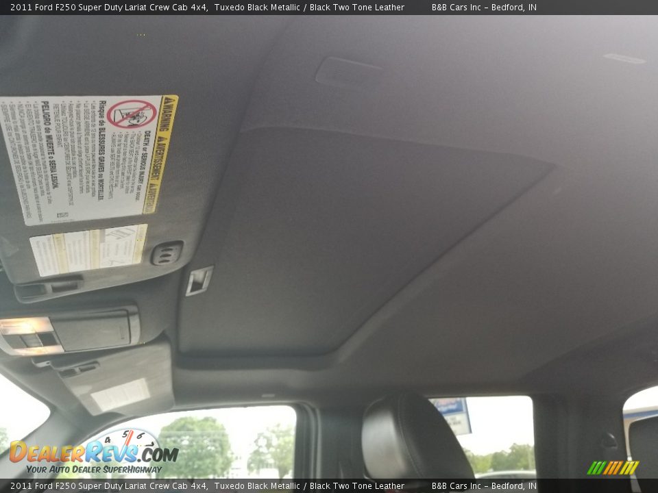 2011 Ford F250 Super Duty Lariat Crew Cab 4x4 Tuxedo Black Metallic / Black Two Tone Leather Photo #27