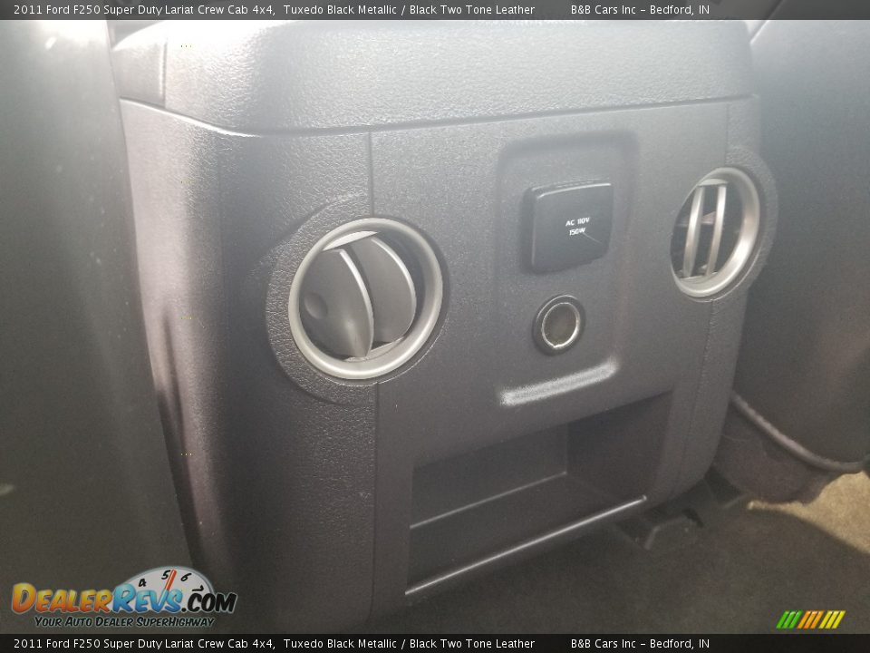 2011 Ford F250 Super Duty Lariat Crew Cab 4x4 Tuxedo Black Metallic / Black Two Tone Leather Photo #30