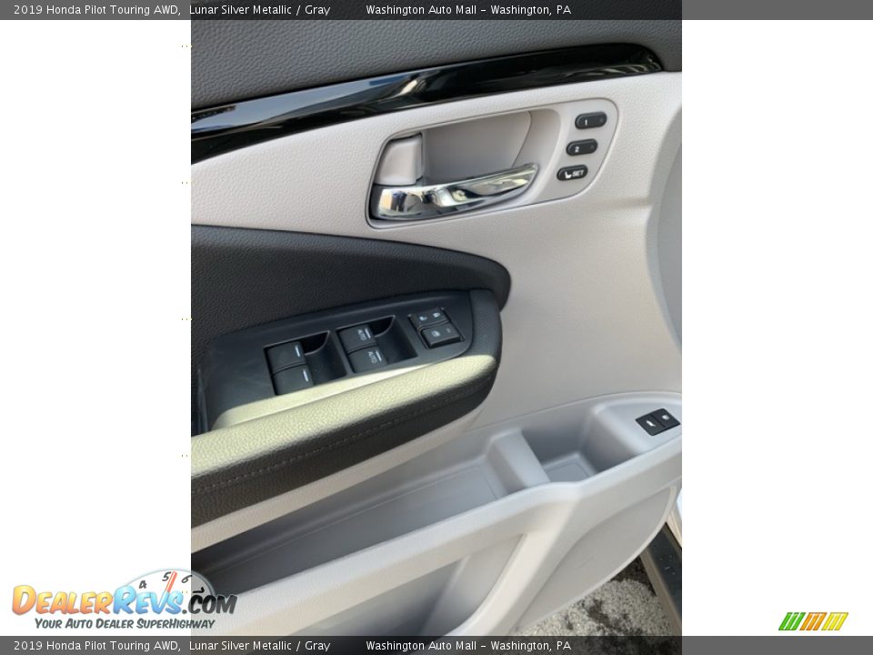 2019 Honda Pilot Touring AWD Lunar Silver Metallic / Gray Photo #11