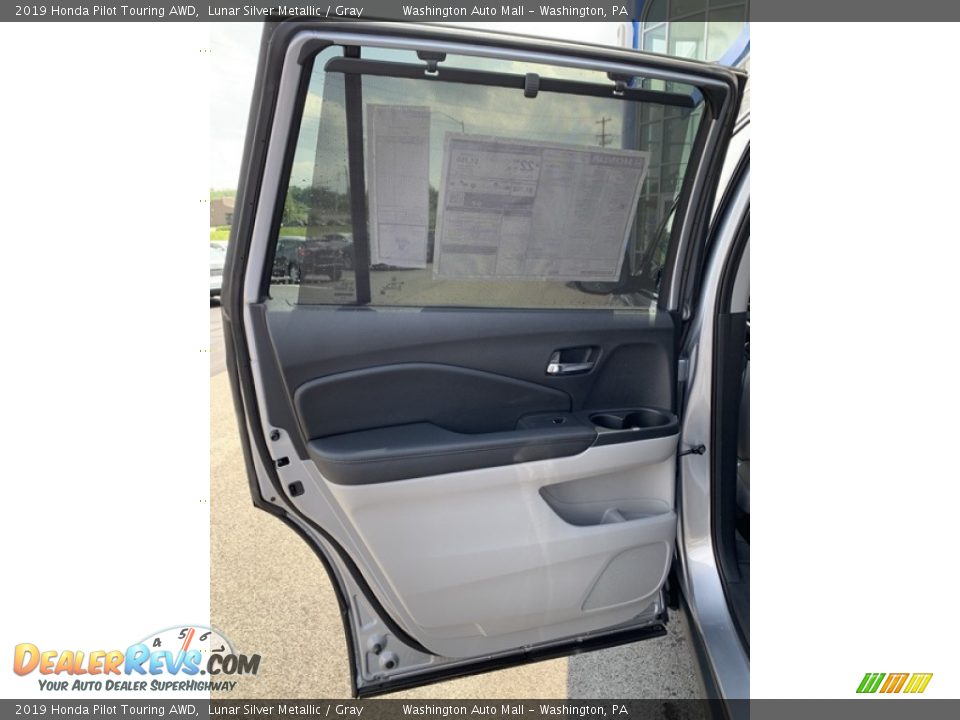 2019 Honda Pilot Touring AWD Lunar Silver Metallic / Gray Photo #16