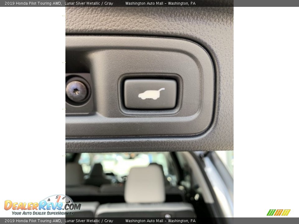 2019 Honda Pilot Touring AWD Lunar Silver Metallic / Gray Photo #25