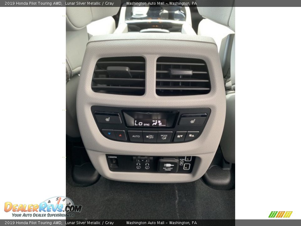2019 Honda Pilot Touring AWD Lunar Silver Metallic / Gray Photo #32