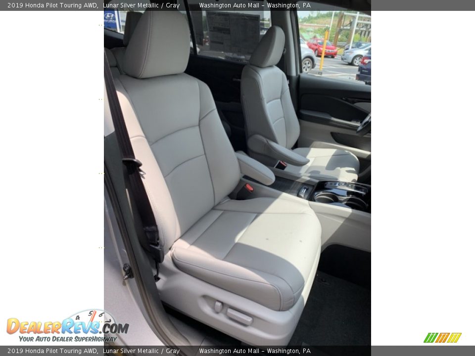 2019 Honda Pilot Touring AWD Lunar Silver Metallic / Gray Photo #36