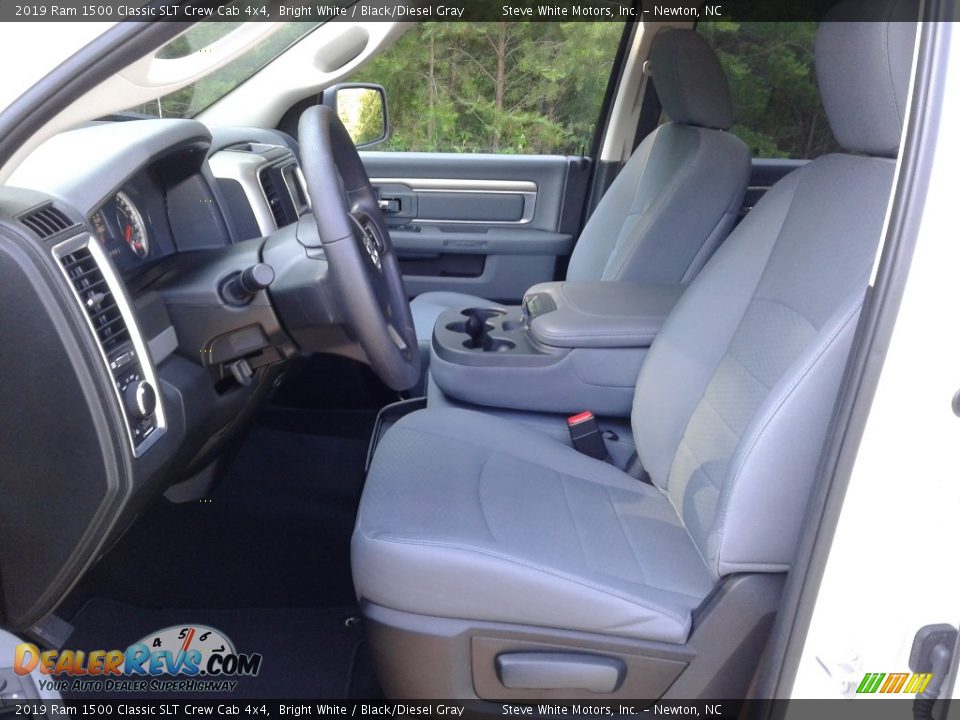 2019 Ram 1500 Classic SLT Crew Cab 4x4 Bright White / Black/Diesel Gray Photo #10