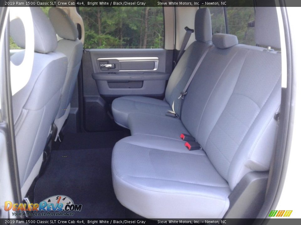 2019 Ram 1500 Classic SLT Crew Cab 4x4 Bright White / Black/Diesel Gray Photo #11