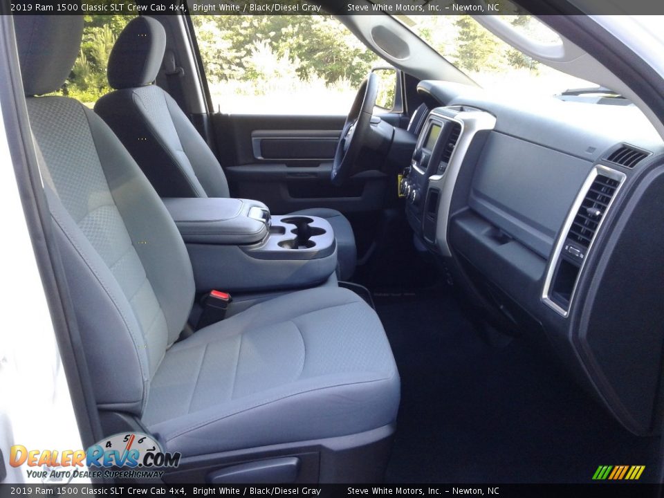 2019 Ram 1500 Classic SLT Crew Cab 4x4 Bright White / Black/Diesel Gray Photo #14
