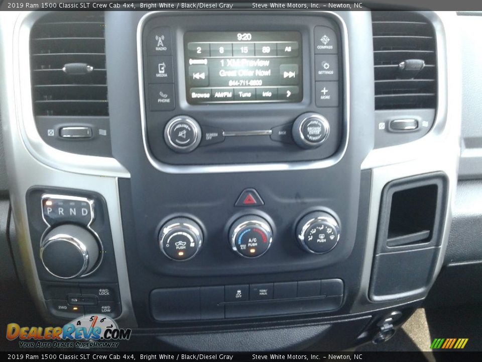 2019 Ram 1500 Classic SLT Crew Cab 4x4 Bright White / Black/Diesel Gray Photo #18