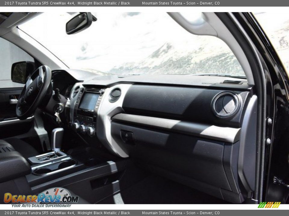 2017 Toyota Tundra SR5 CrewMax 4x4 Midnight Black Metallic / Black Photo #16