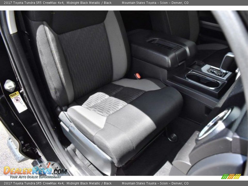 2017 Toyota Tundra SR5 CrewMax 4x4 Midnight Black Metallic / Black Photo #18