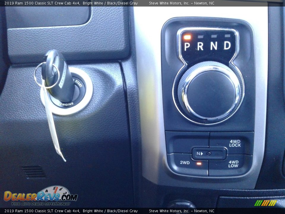2019 Ram 1500 Classic SLT Crew Cab 4x4 Bright White / Black/Diesel Gray Photo #21