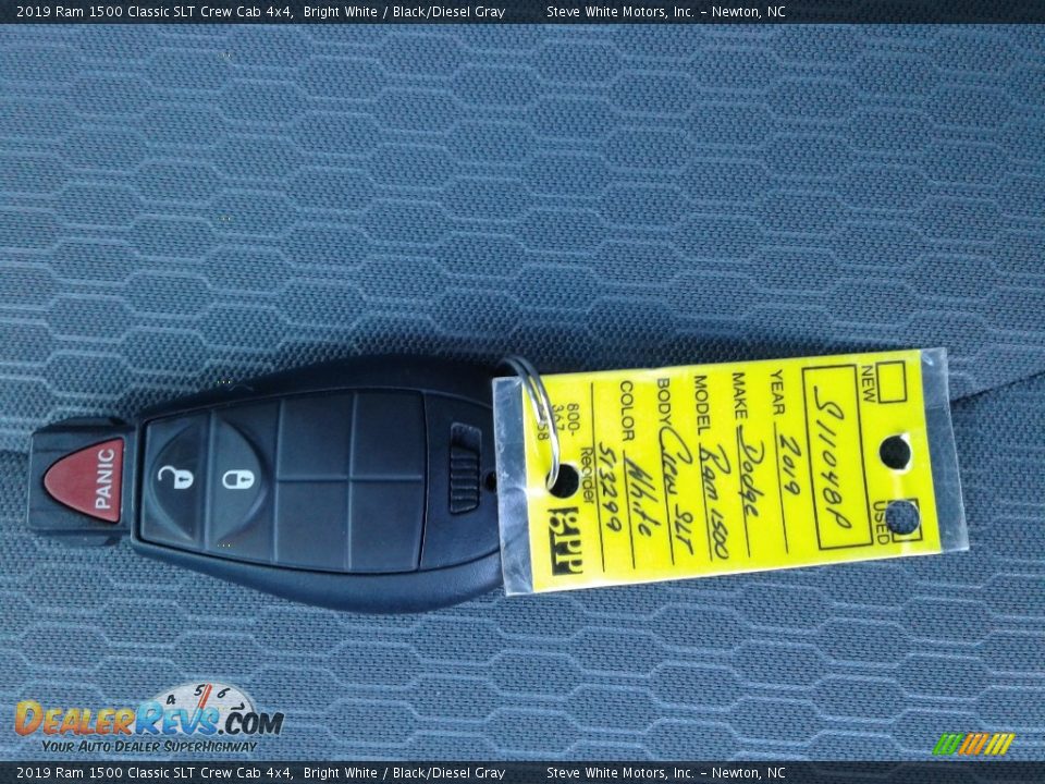 2019 Ram 1500 Classic SLT Crew Cab 4x4 Bright White / Black/Diesel Gray Photo #25