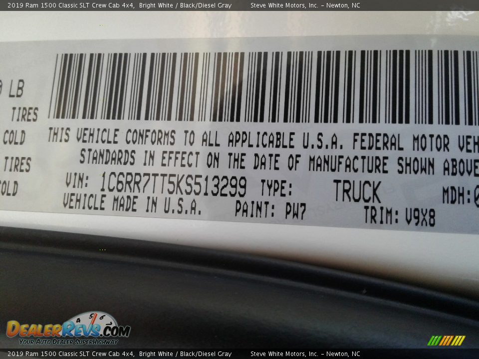 2019 Ram 1500 Classic SLT Crew Cab 4x4 Bright White / Black/Diesel Gray Photo #27